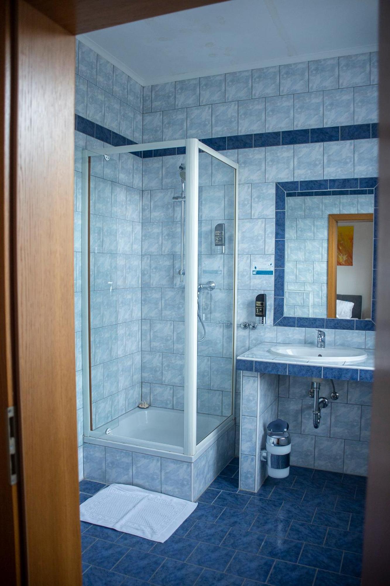 Trend Lokal-Rooms-Bar Frohnleiten Εξωτερικό φωτογραφία