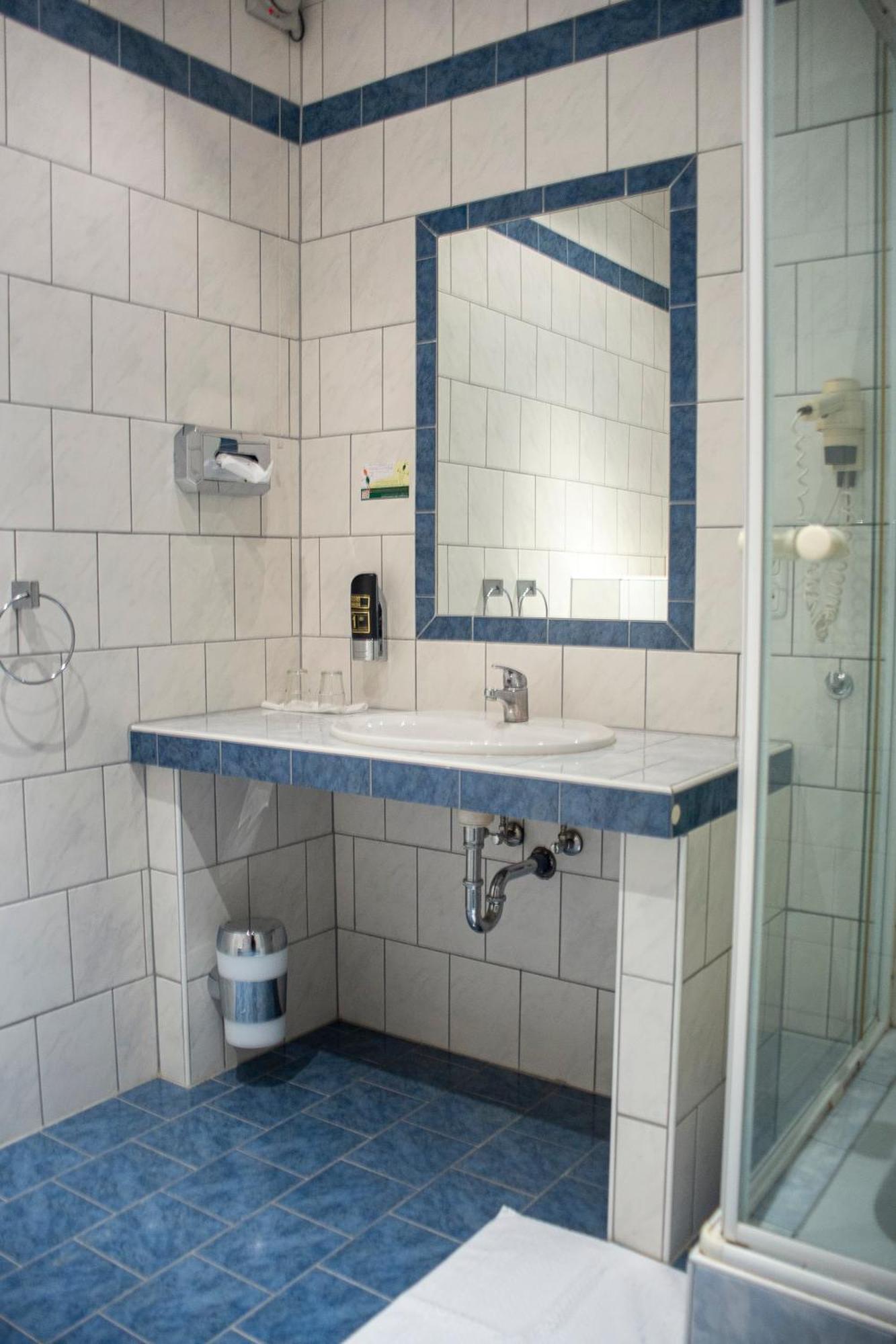 Trend Lokal-Rooms-Bar Frohnleiten Εξωτερικό φωτογραφία